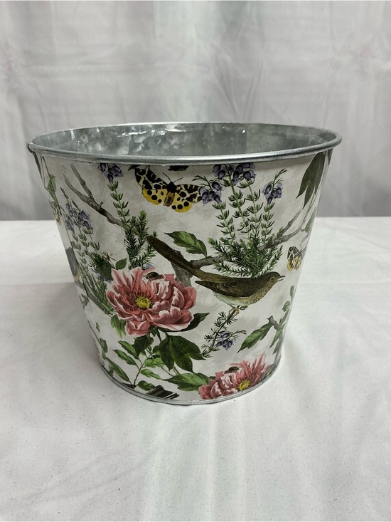 Burton + Burton Other - 0008 - Floral Bird Metal Planter in White and Pink